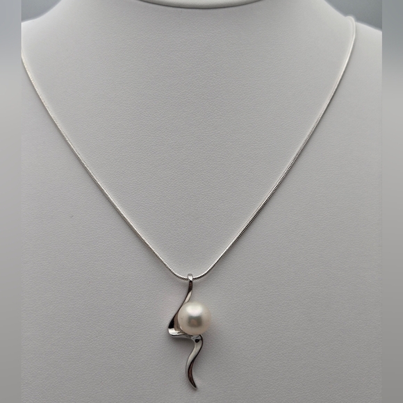 925 Sterling Silver Jewelry - Freshwater White Real Pearl Necklace 24” Sterling Sterling 925 Snake Chain NWOT